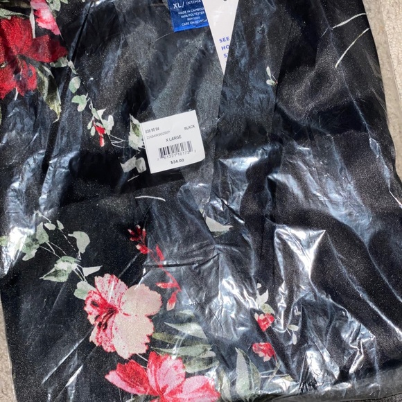 Bridesmaids Robes - New with Tags! - Picture 3 of 4